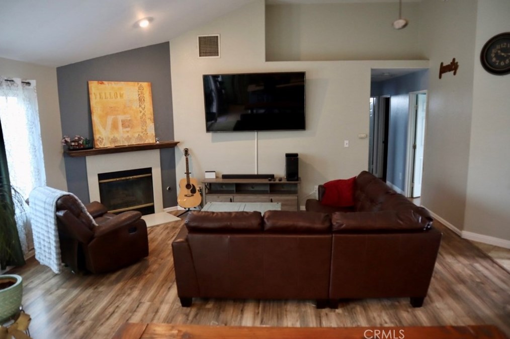 17102 Grand Mammoth Pl, Victorville, CA 92394-7703