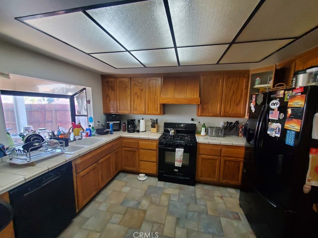 2404 College Ave, San Bernardino CA  92407-2464 exterior