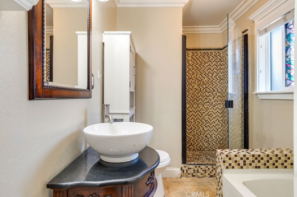 123 Elena Ave, Riverside CA  92507-1244 exterior