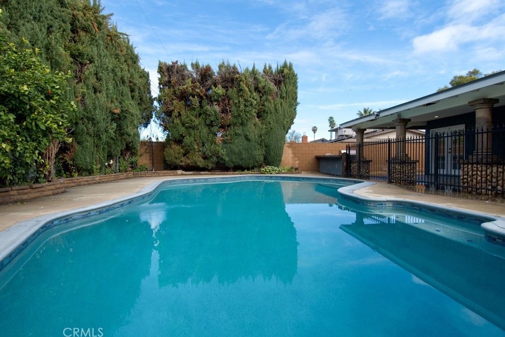 123 Elena Ave, Riverside CA  92507-1244 exterior