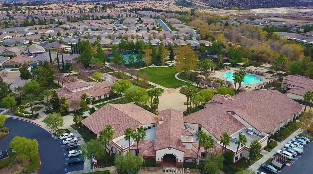 1615 Beaver Crk, Beaumont CA  92223-7326 exterior