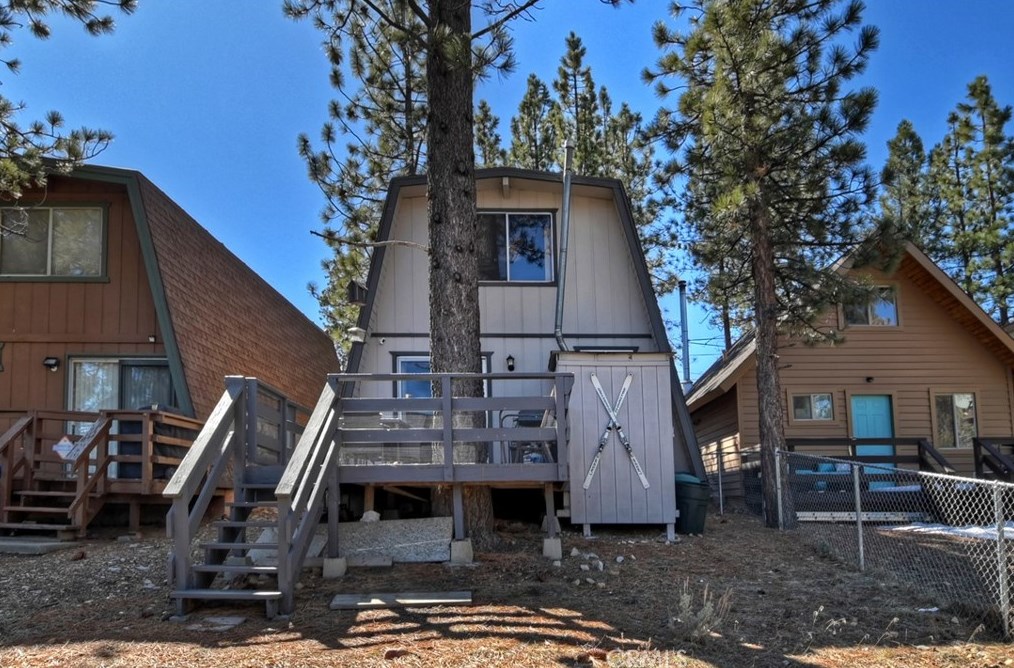 125 Mojave Blvd, Big Bear City CA  92314-9451 exterior