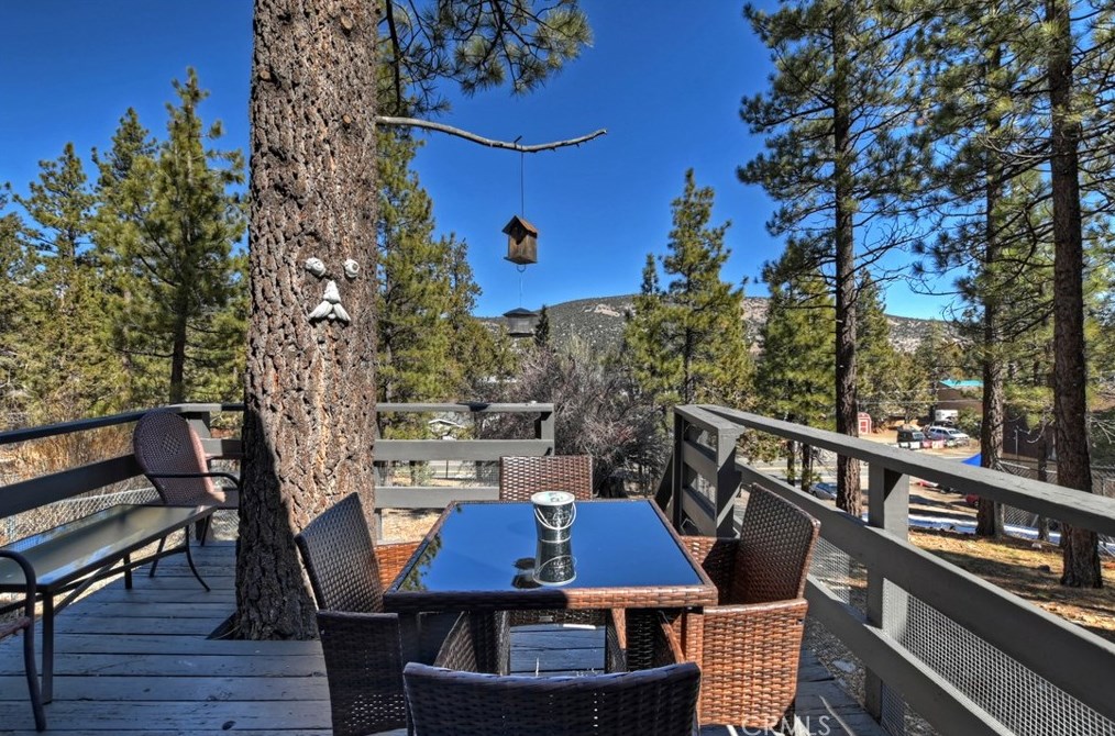 125 Mojave Blvd, Big Bear City CA  92314-9451 exterior