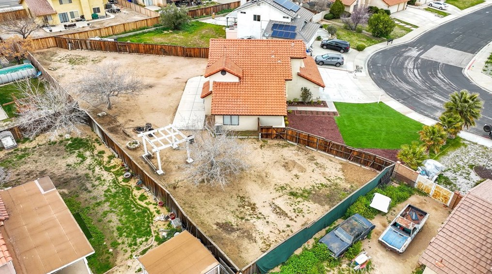 13531 Mica Ave, Victorville CA  92392-8825 exterior