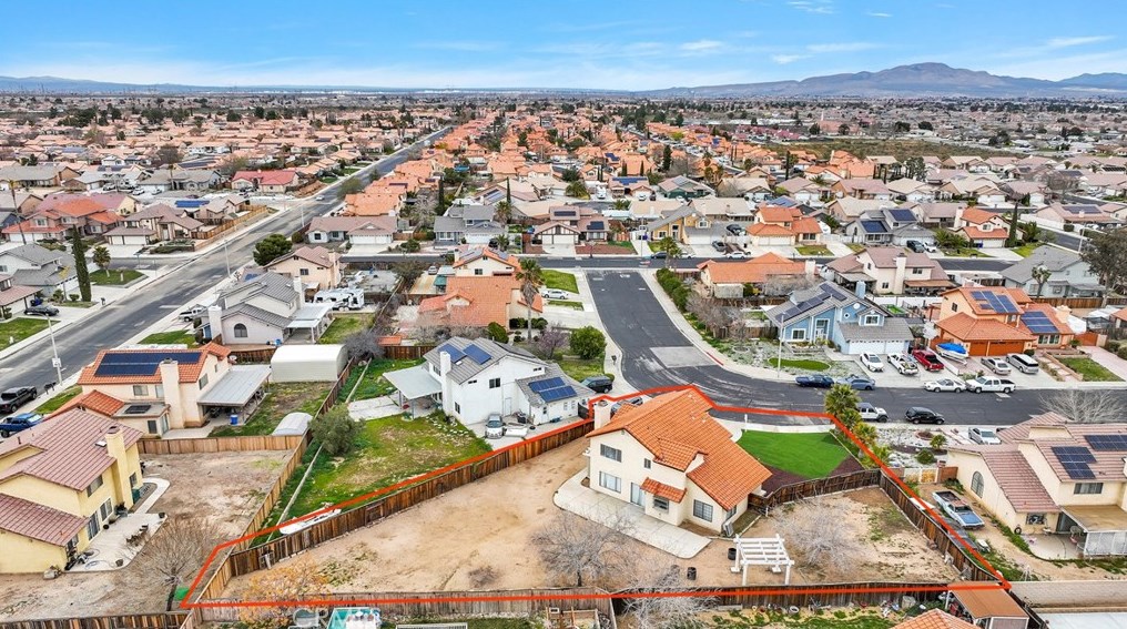 13531 Mica Ave, Victorville CA  92392-8825 exterior