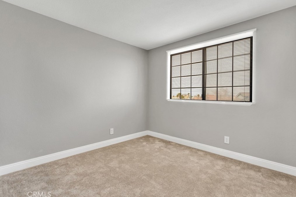 13531 Mica Ave, Victorville CA  92392-8825 exterior