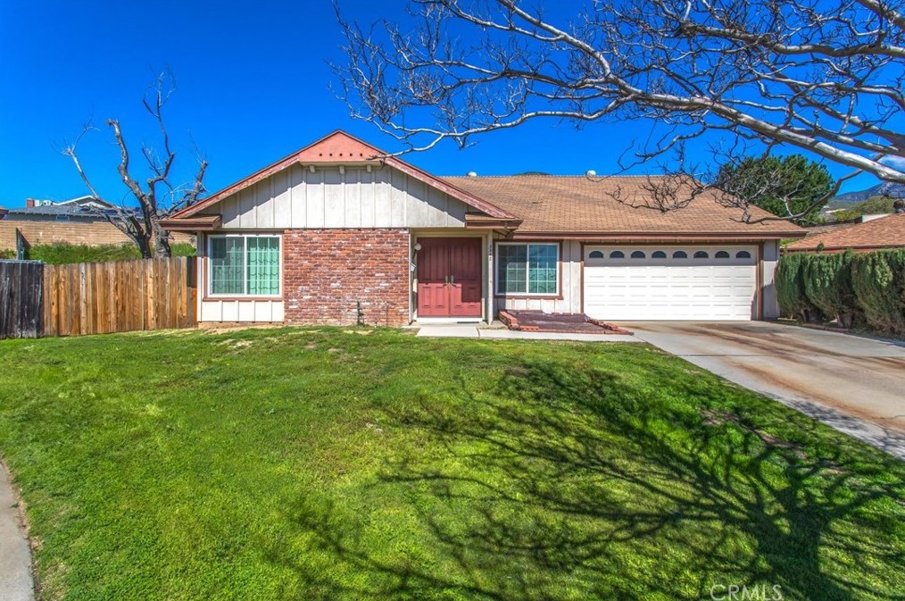 2942 Oleta Ln, Highland, CA 92346