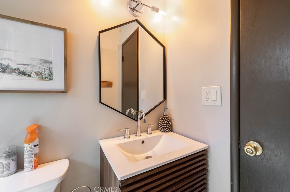 47125 Skyview Dr, Big Bear City CA  92314-9035 exterior