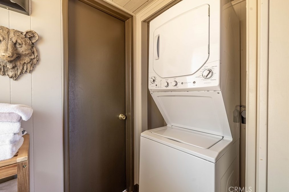 47125 Skyview Dr, Big Bear City CA  92314-9035 exterior