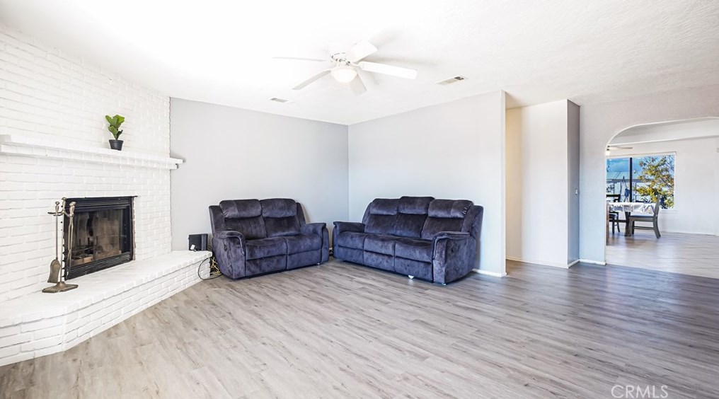 11810 Jamacha Rd, Apple Valley CA  92308-7607 exterior