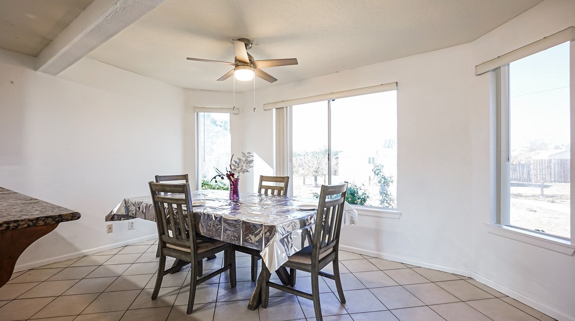 11810 Jamacha Rd, Apple Valley CA  92308-7607 exterior