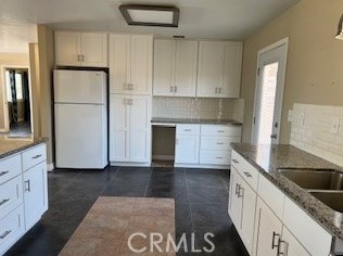21399 Ottawa Rd, Apple Valley CA  92308-6424 exterior