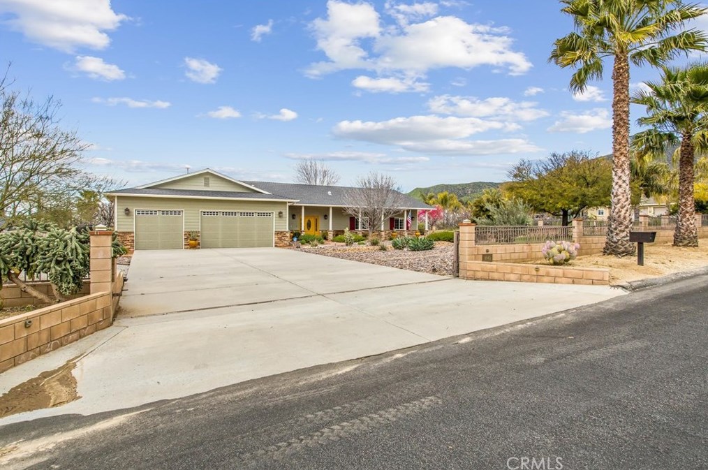 9945 Mountain View Ave, Beaumont, CA 92223-3628