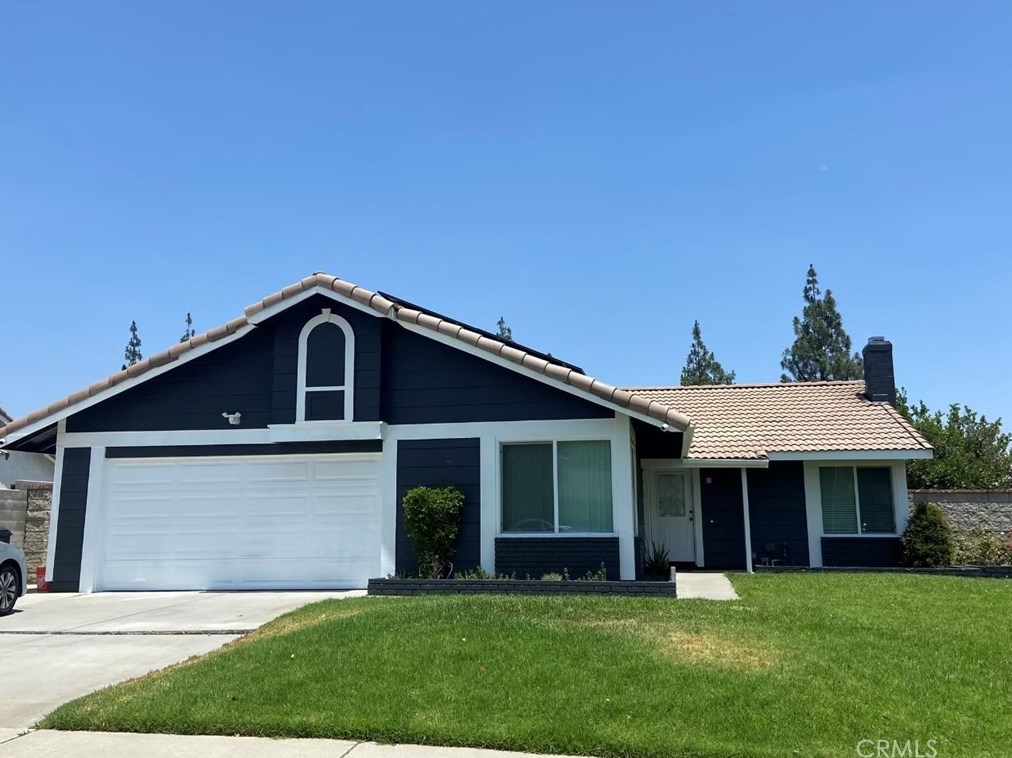 7355 Laurel Ave, Fontana CA  92336-2313 exterior