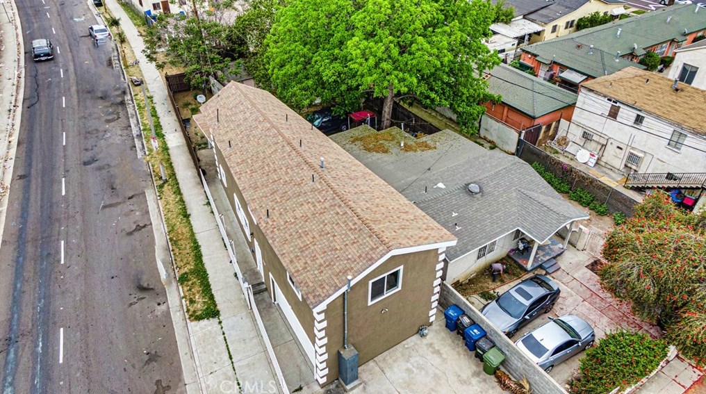 319 111th St, Los Angeles CA  90061-3003 exterior