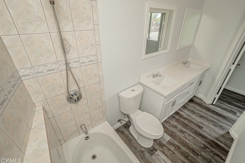 319 111th St, Los Angeles CA  90061-3003 exterior