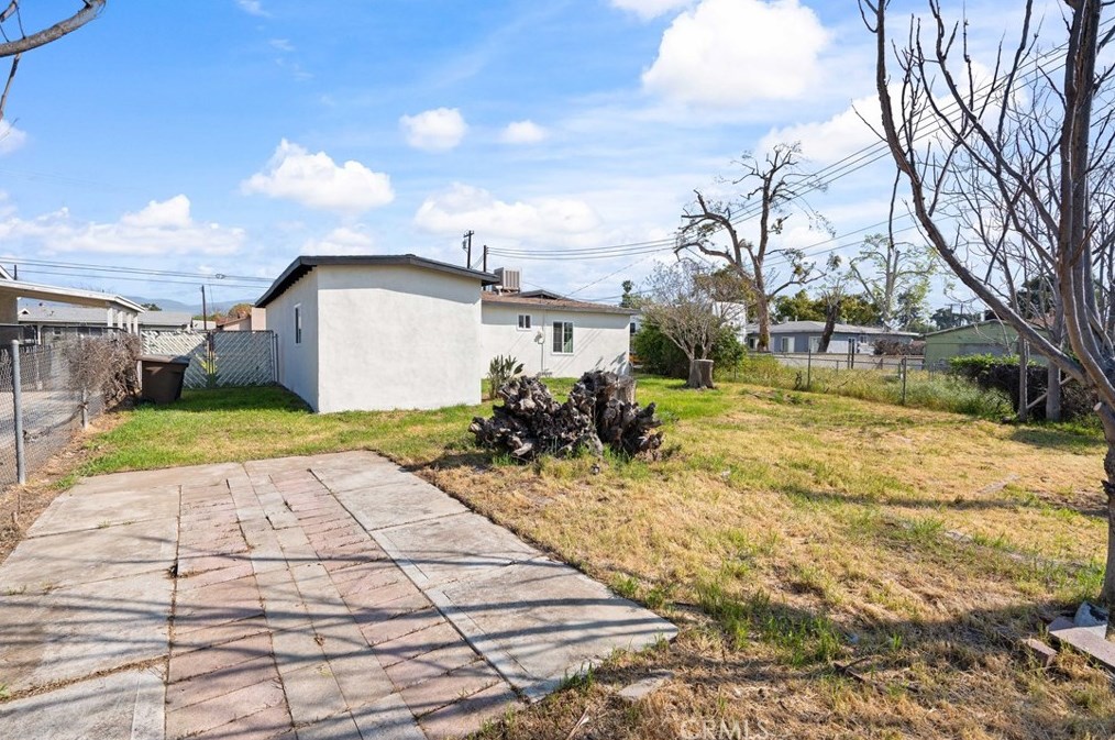 752 Johnston St, Colton, CA 92324