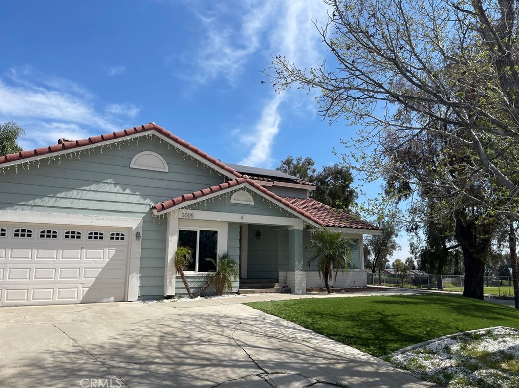 3005 Central Ave, Highland, CA 92346-1802