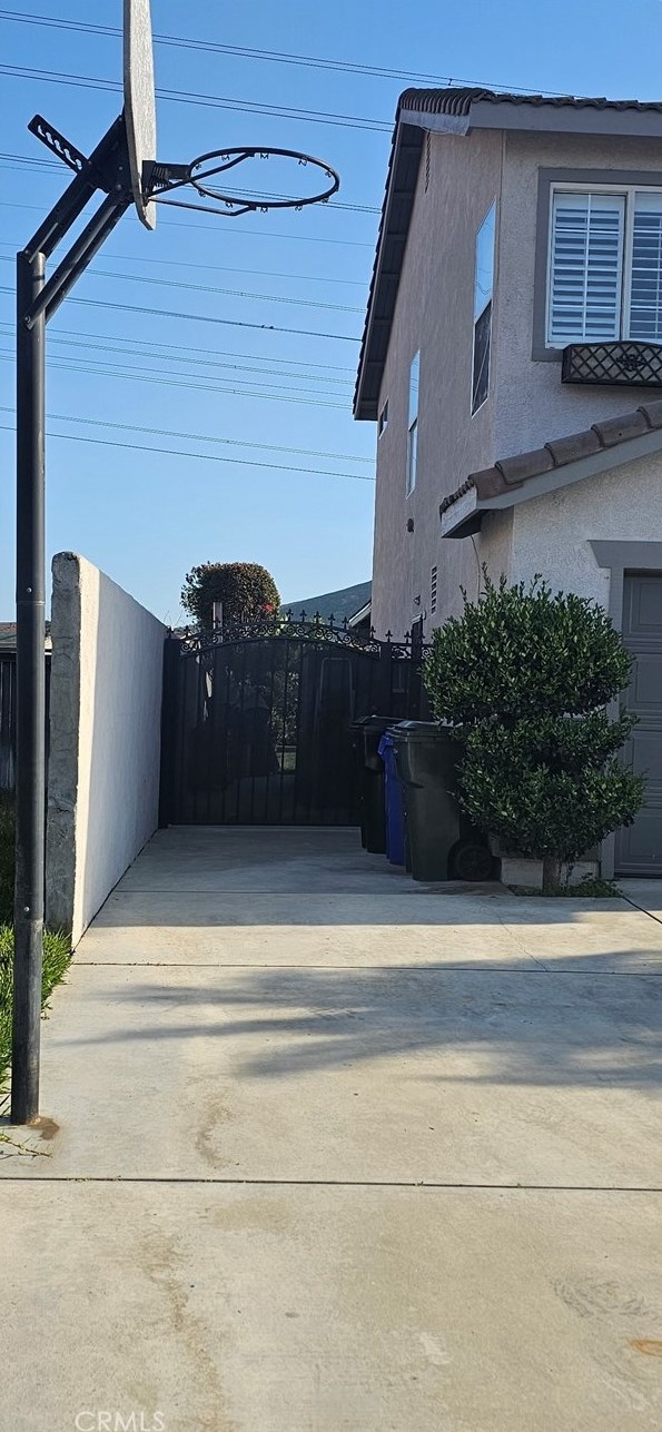 15419 Coleen St, Fontana CA  92337-8992 exterior