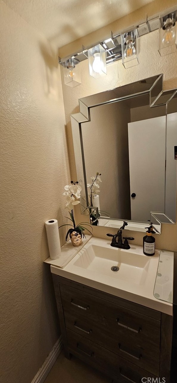 15419 Coleen St, Fontana CA  92337-8992 exterior