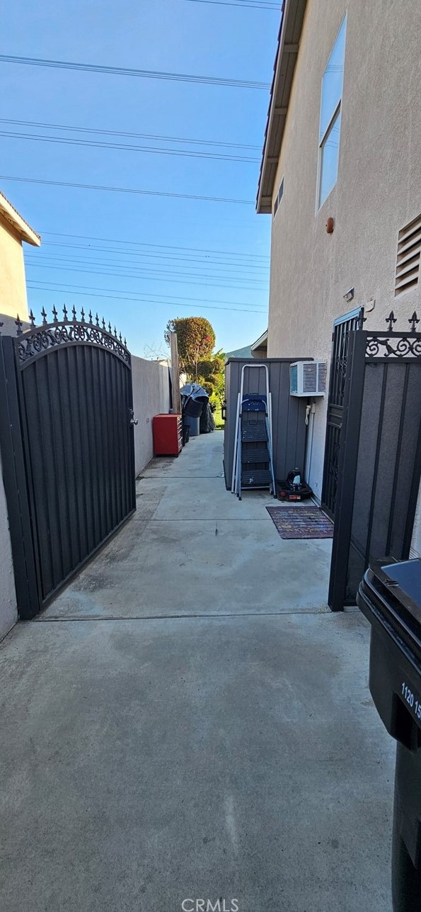 15419 Coleen St, Fontana CA  92337-8992 exterior