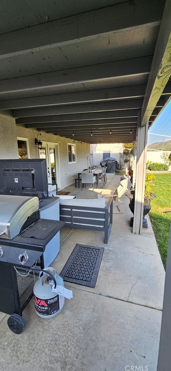 15419 Coleen St, Fontana CA  92337-8992 exterior