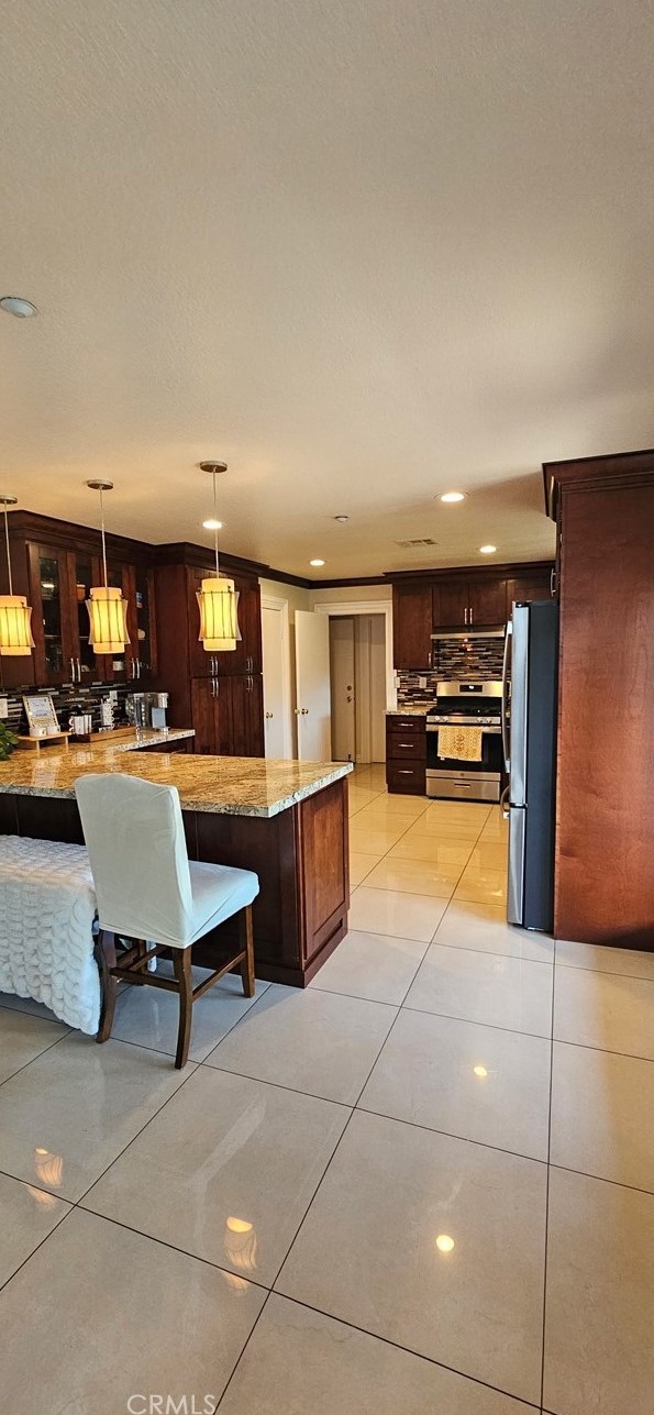 15419 Coleen St, Fontana CA  92337-8992 exterior