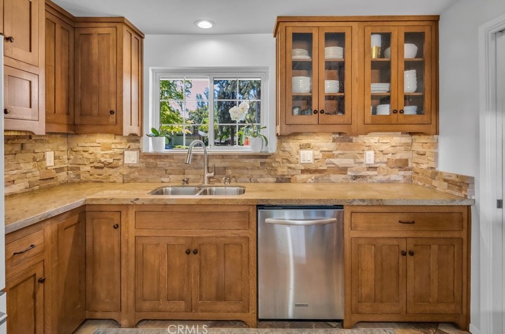 821 Balboa Ct, Redlands CA  92373-6903 exterior