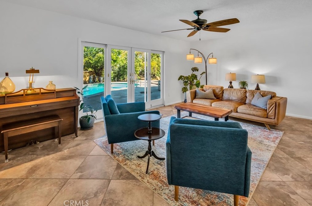 821 Balboa Ct, Redlands CA  92373-6903 exterior