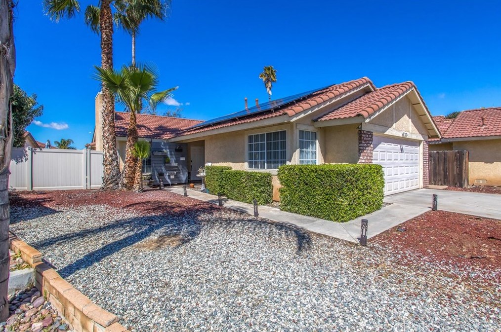 1475 Fallbrook Ave, Hemet, CA 92545-9063