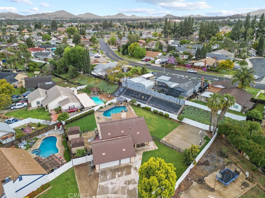 9211 Tamarisk Pl, Riverside, CA 92503-5655