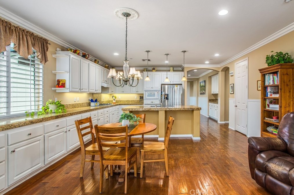 1536 Rose Arbor Ct, Redlands CA  92374-4737 exterior