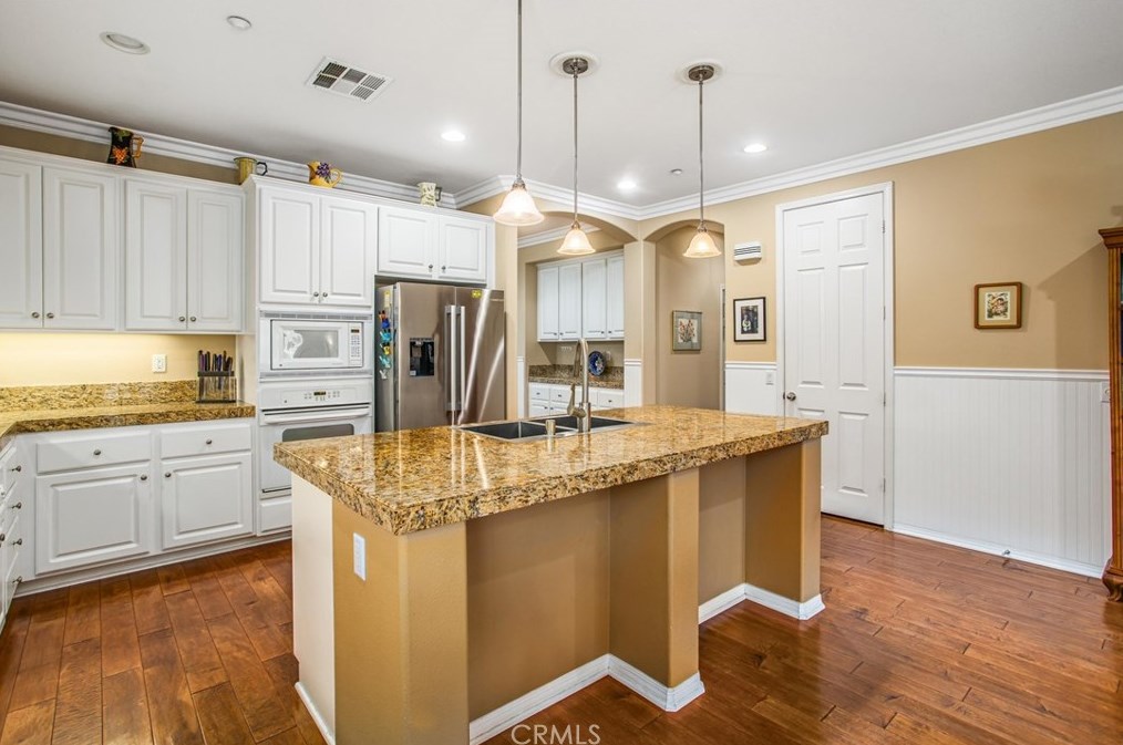 1536 Rose Arbor Ct, Redlands CA  92374-4737 exterior