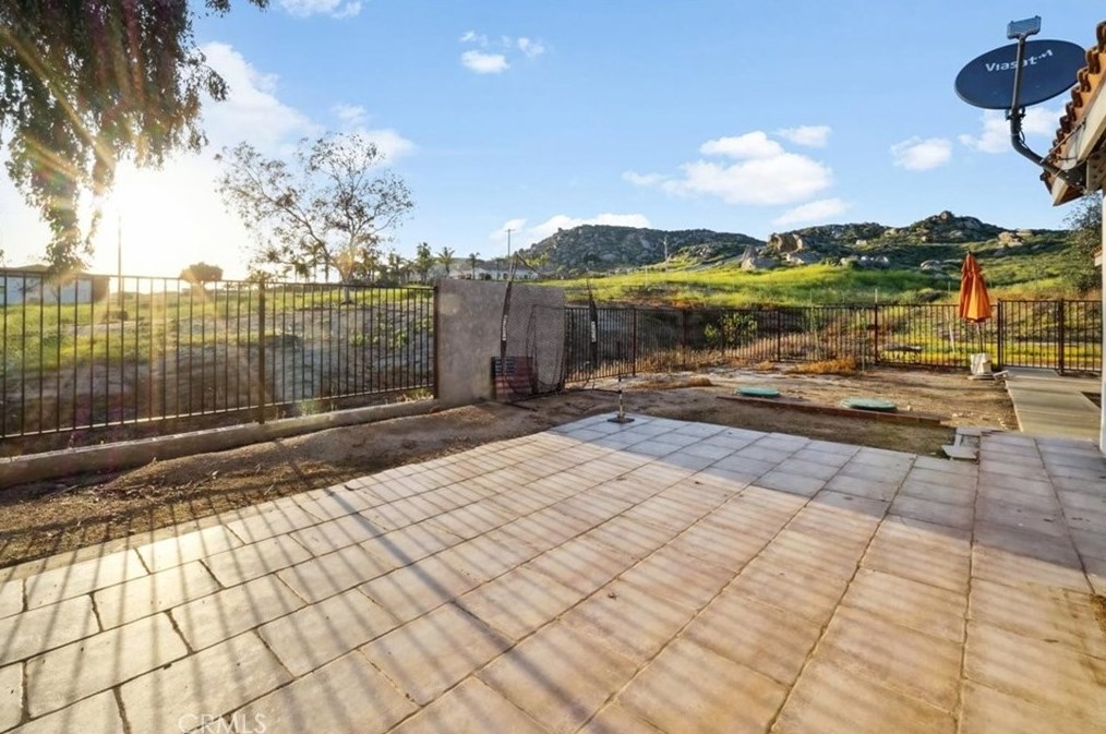 17740 Nandina Ave, Riverside CA  92504-8929 exterior