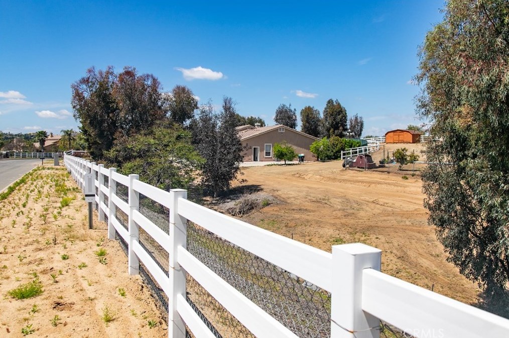 16528 Owl Tree Rd, Riverside CA  92504-9569 exterior