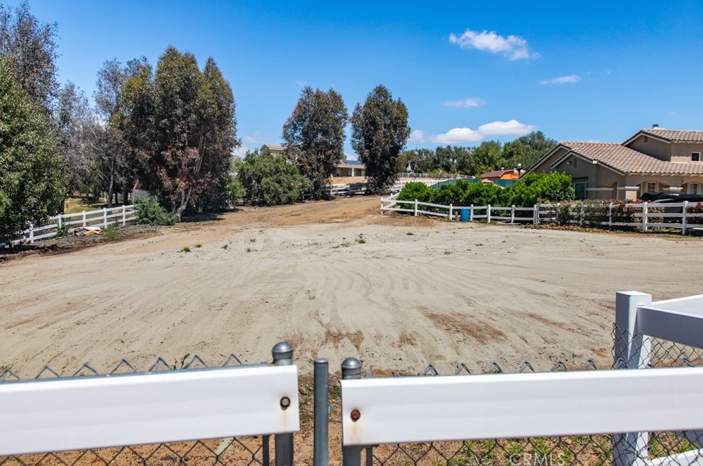 16528 Owl Tree Rd, Riverside CA  92504-9569 exterior