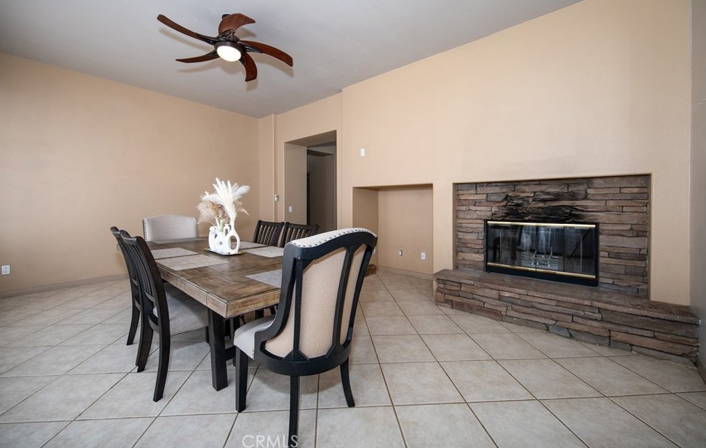 16528 Owl Tree Rd, Riverside CA  92504-9569 exterior
