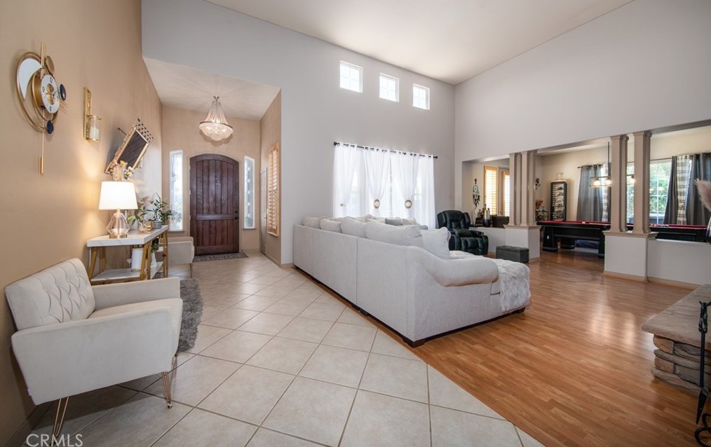 16528 Owl Tree Rd, Riverside CA  92504-9569 exterior
