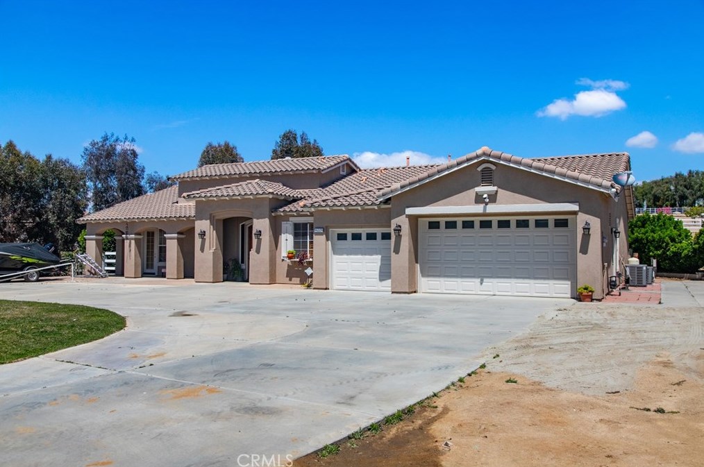 16528 Owl Tree Rd, Riverside CA  92504-9569 exterior