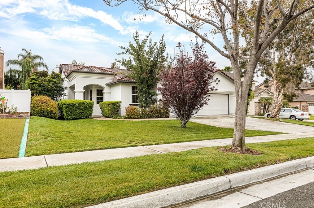 1582 Valley Falls Ave, Redlands, CA 92374-2776