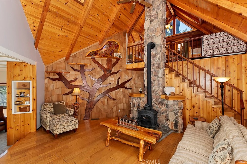 26285 Augusta Dr, Lake Arrowhead, CA 92352-9703