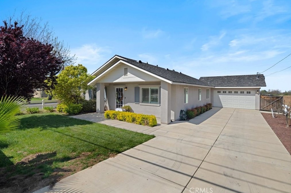 996 4th St, Calimesa, CA 92320