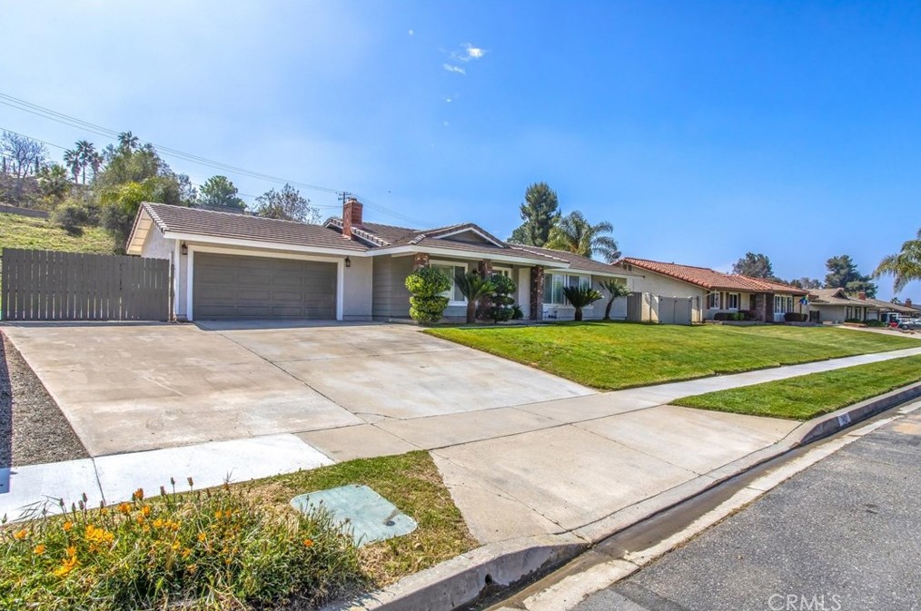 12401 Windsor Dr, Yucaipa, CA 92399-1967