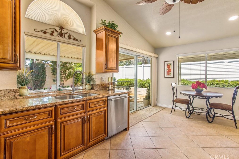 1507 Sequoia Dr, Beaumont CA  92223-6420 exterior