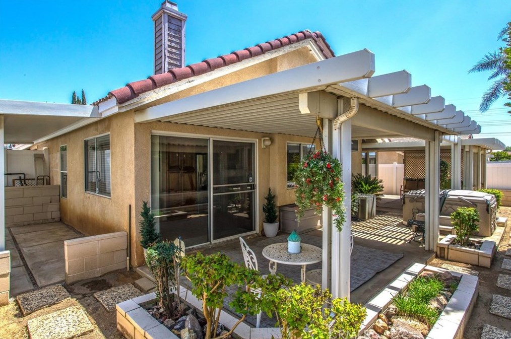 1507 Sequoia Dr, Beaumont CA  92223-6420 exterior