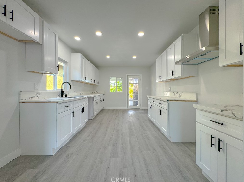 232 61st St, Los Angeles CA  90003-1232 exterior