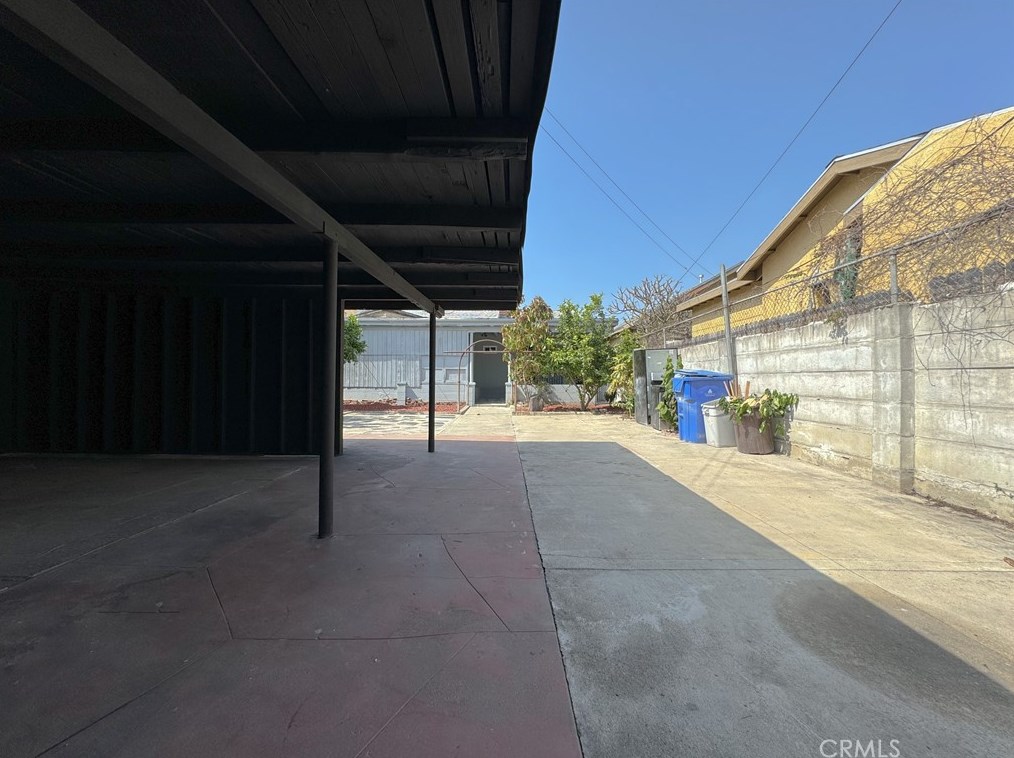 232 61st St, Los Angeles CA  90003-1232 exterior