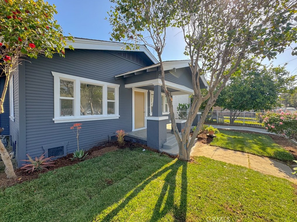 406 E Laurel St, Compton, CA 90221