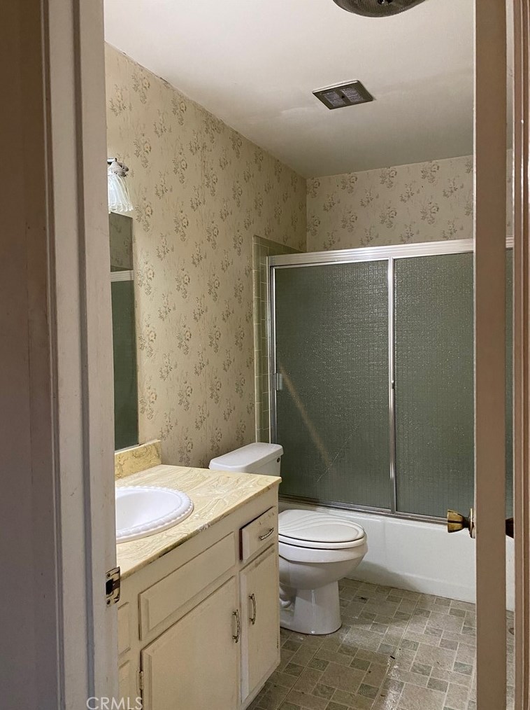 16341 Holly Dr, Fontana, CA 92335-5625