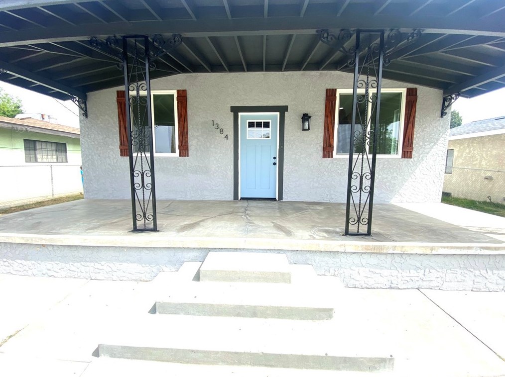 1384 8th St, San Bernardino, CA 92411-2645